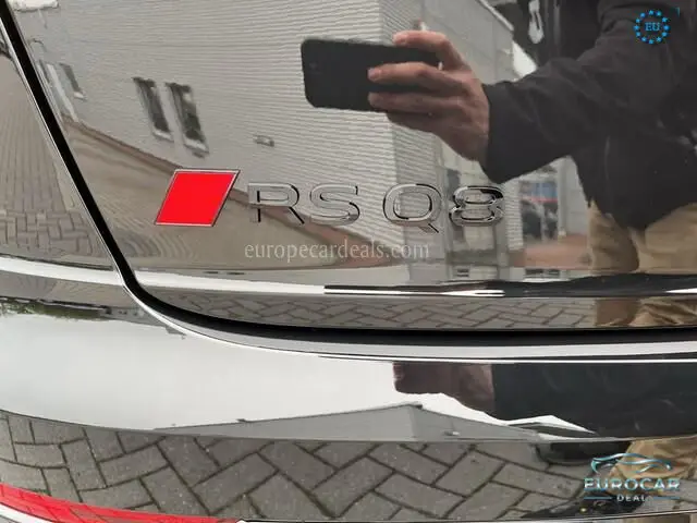 Audi RSQ8