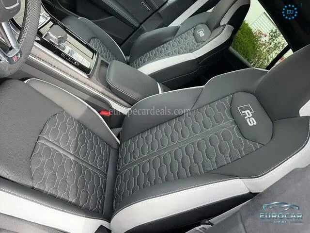 Audi RSQ8