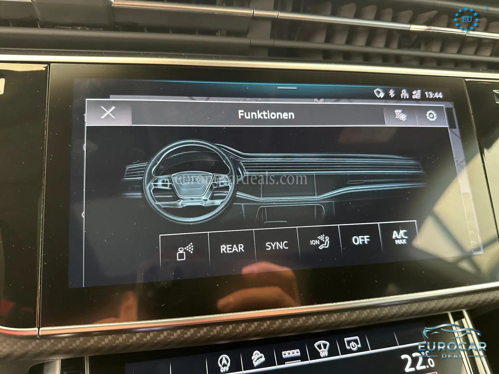 Audi RSQ8