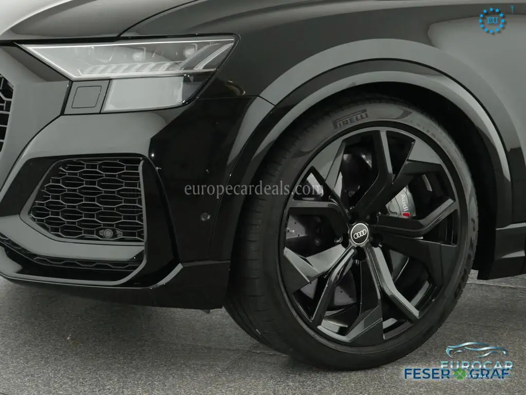 Audi RSQ8