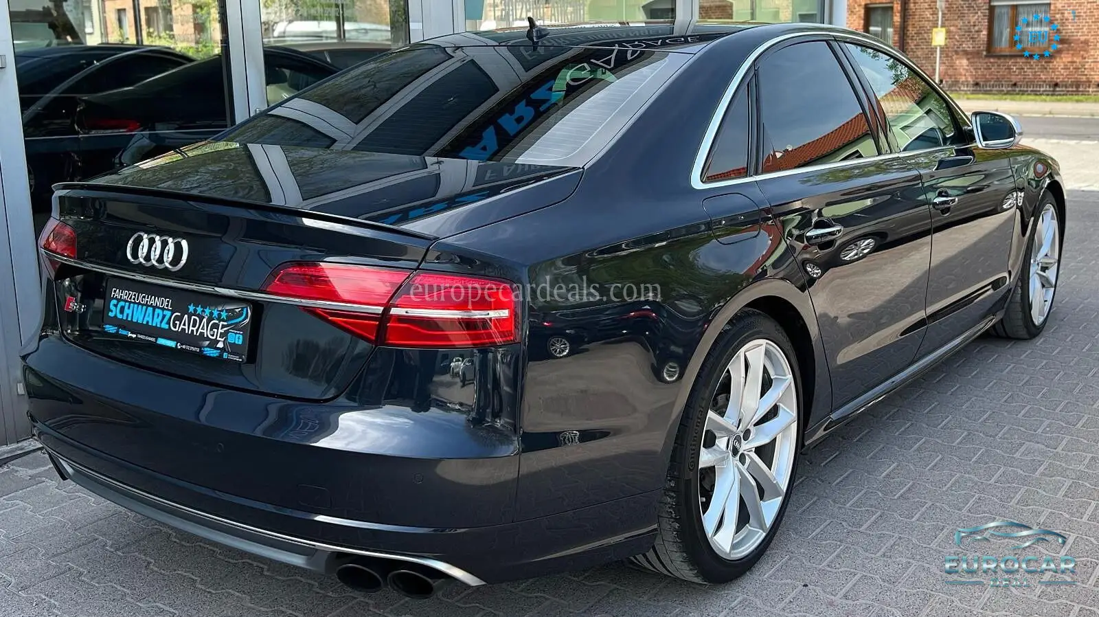 Audi S8