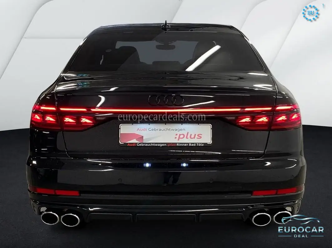 Audi S8
