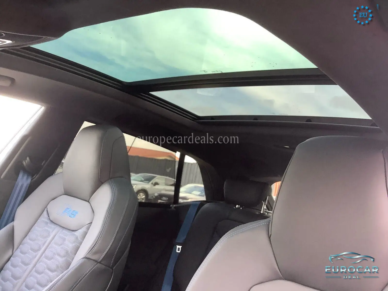 Audi RSQ8