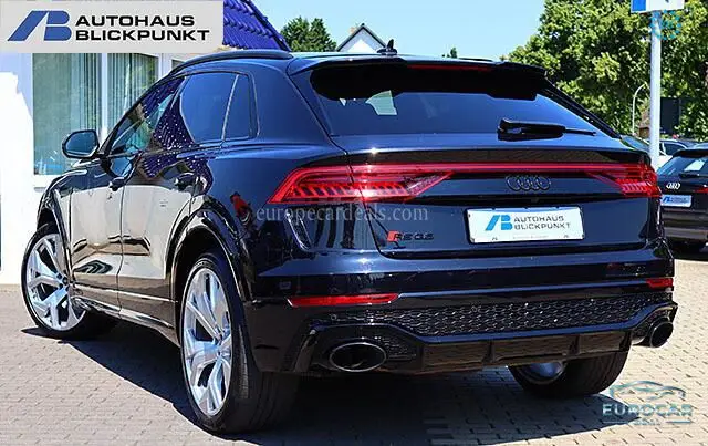 Audi RSQ8