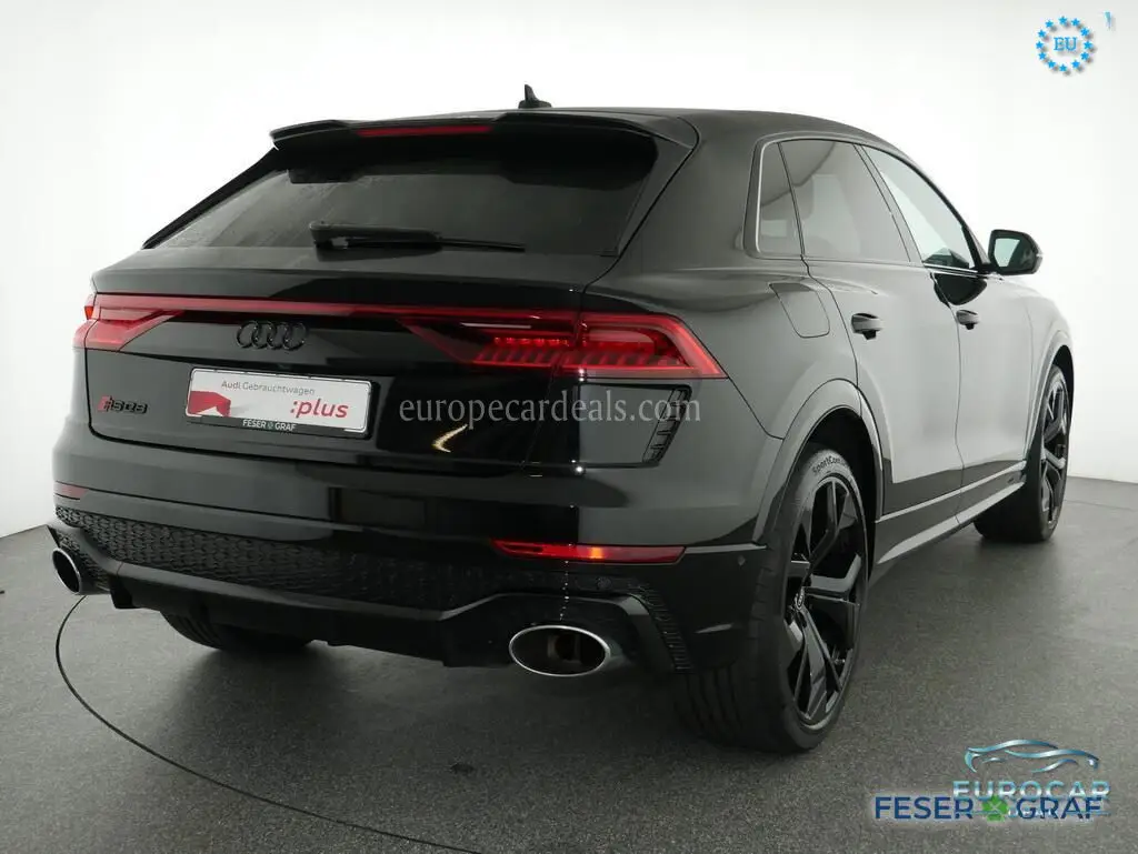 Audi RSQ8