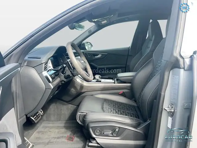 Audi RSQ8