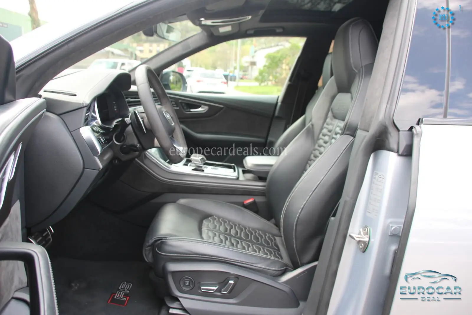 Audi RSQ8