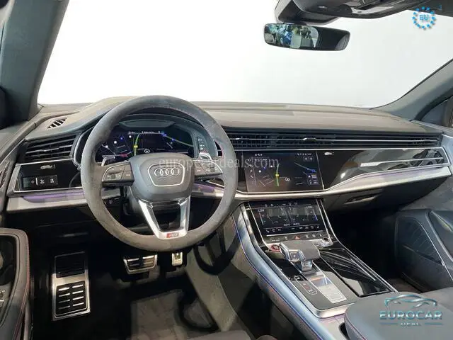 Audi RSQ8