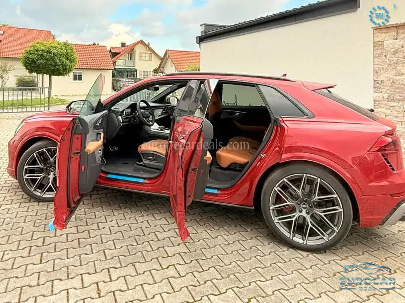 Audi RSQ8