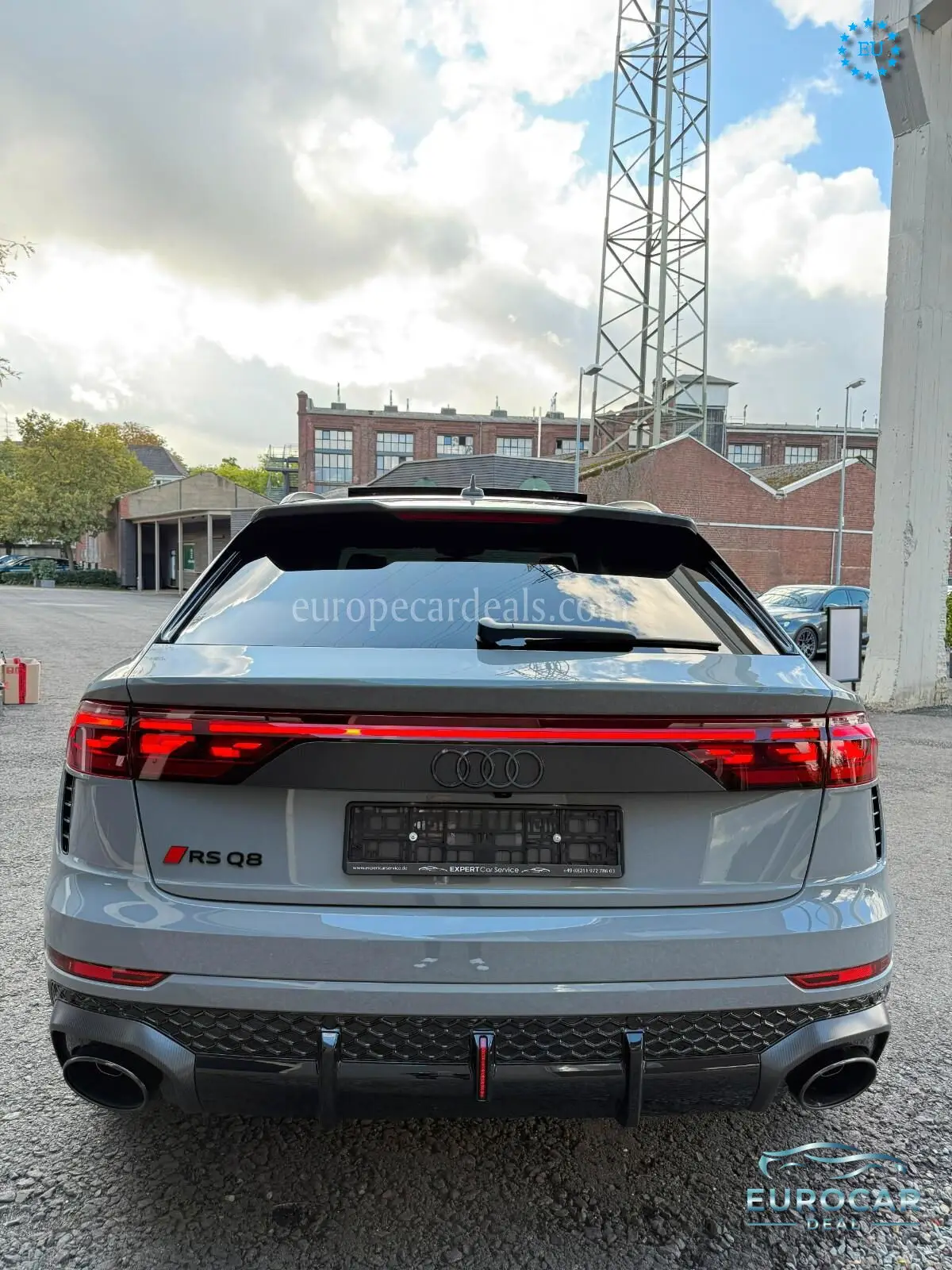 Audi RSQ8