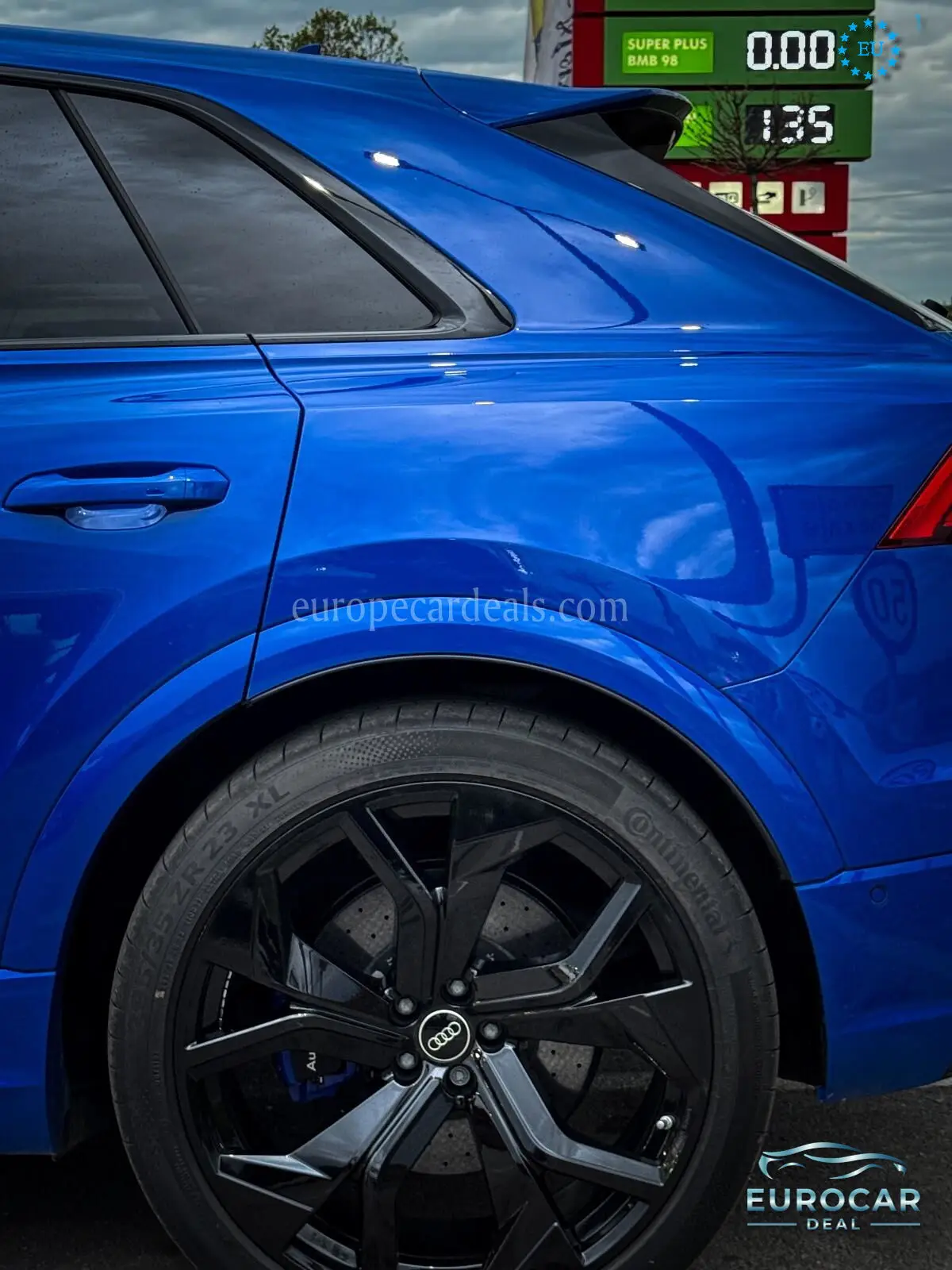 Audi RSQ8