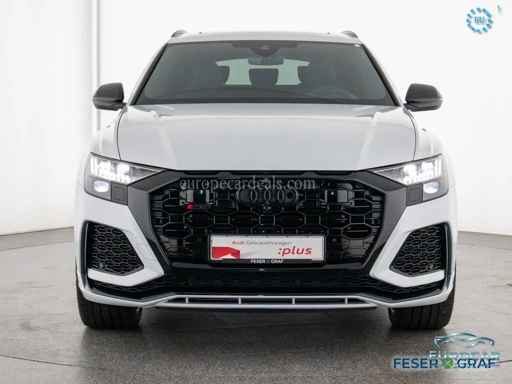 Audi RSQ8