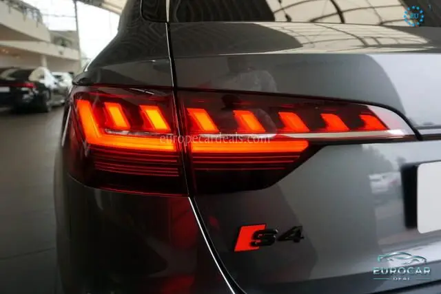 Audi S4