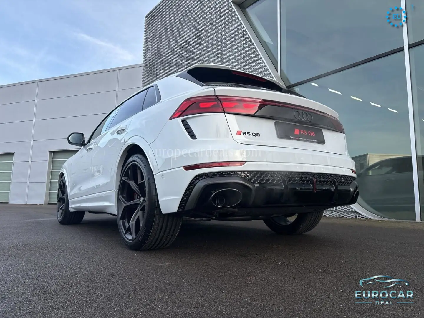 Audi RSQ8
