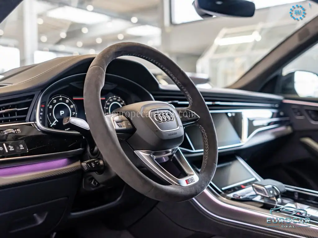 Audi RSQ8