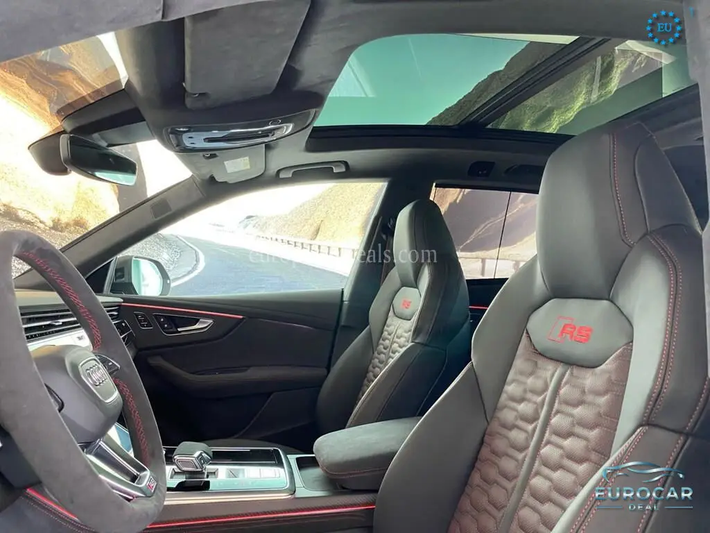 Audi RSQ8