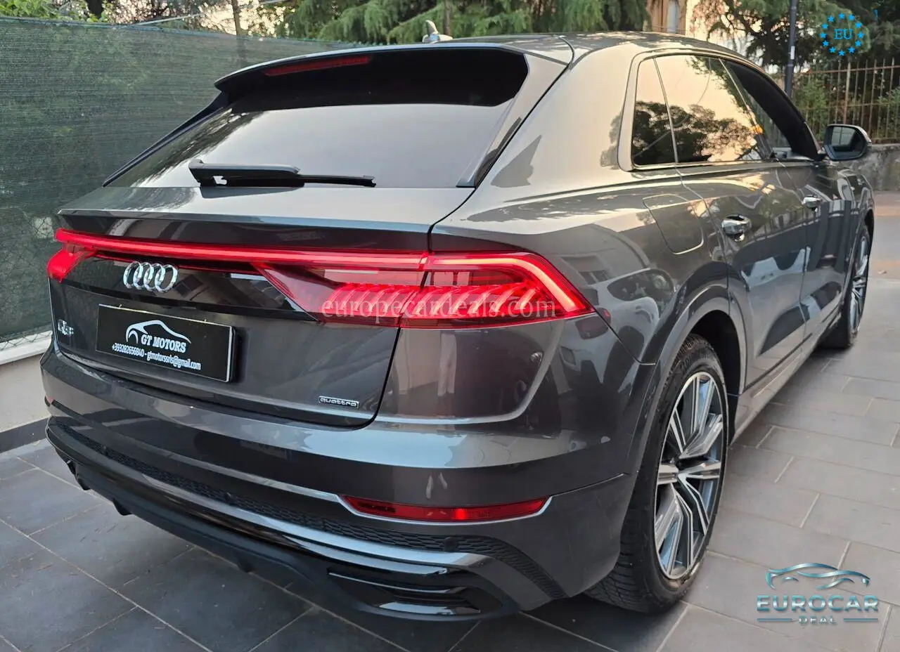 Audi Q8