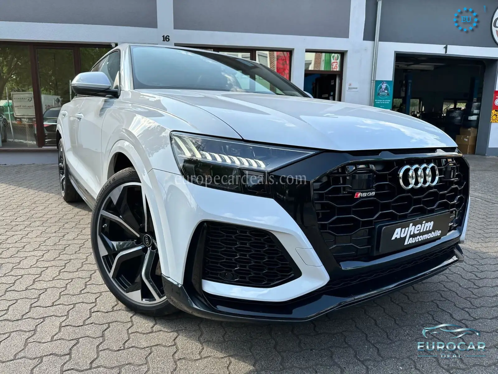 Audi RSQ8