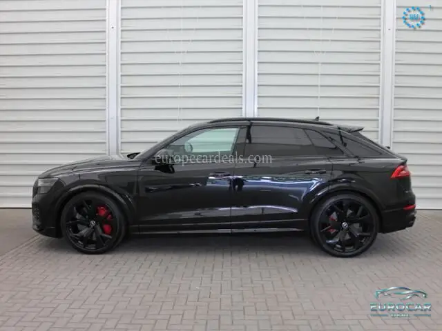 Audi RSQ8