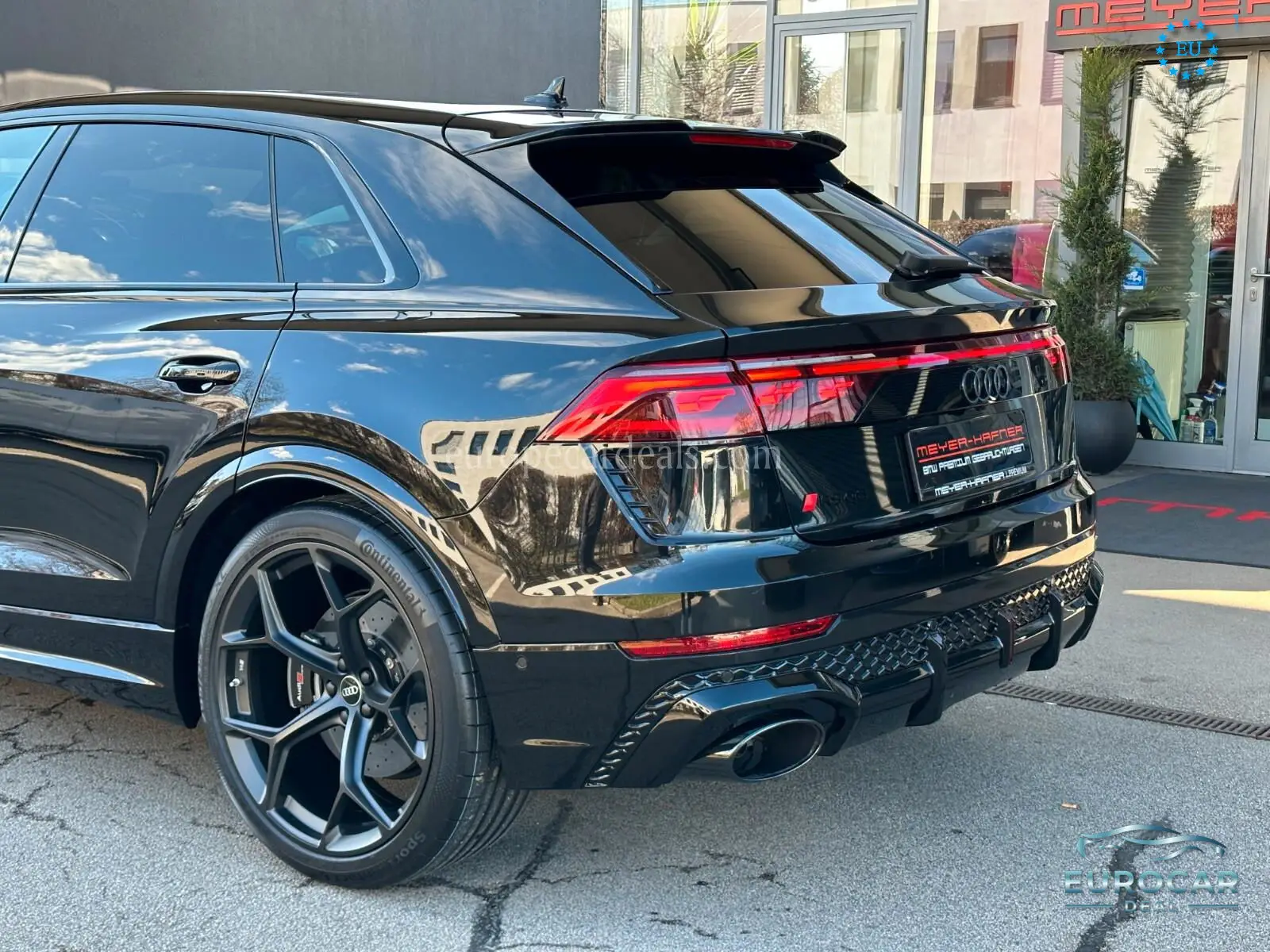 Audi RSQ8