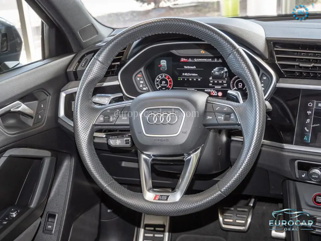 Audi RSQ3