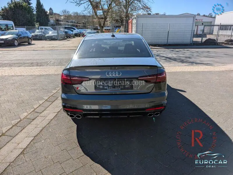 Audi S4