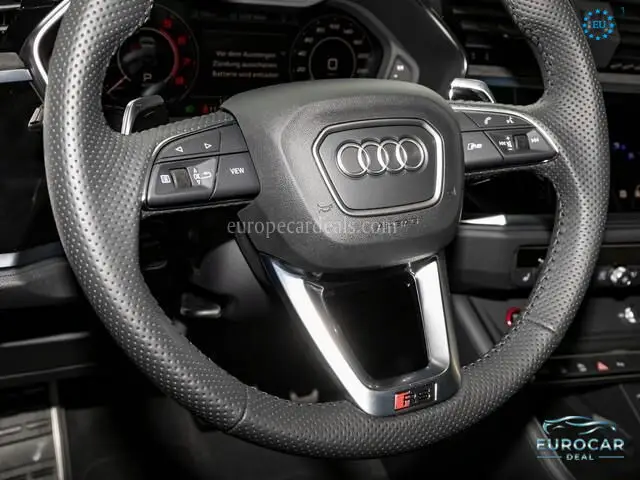 Audi RSQ3