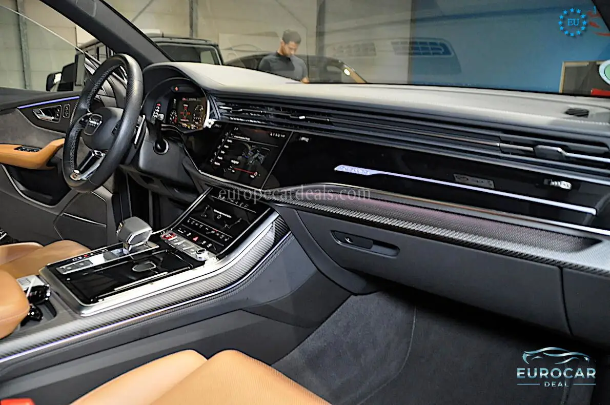 Audi RSQ8