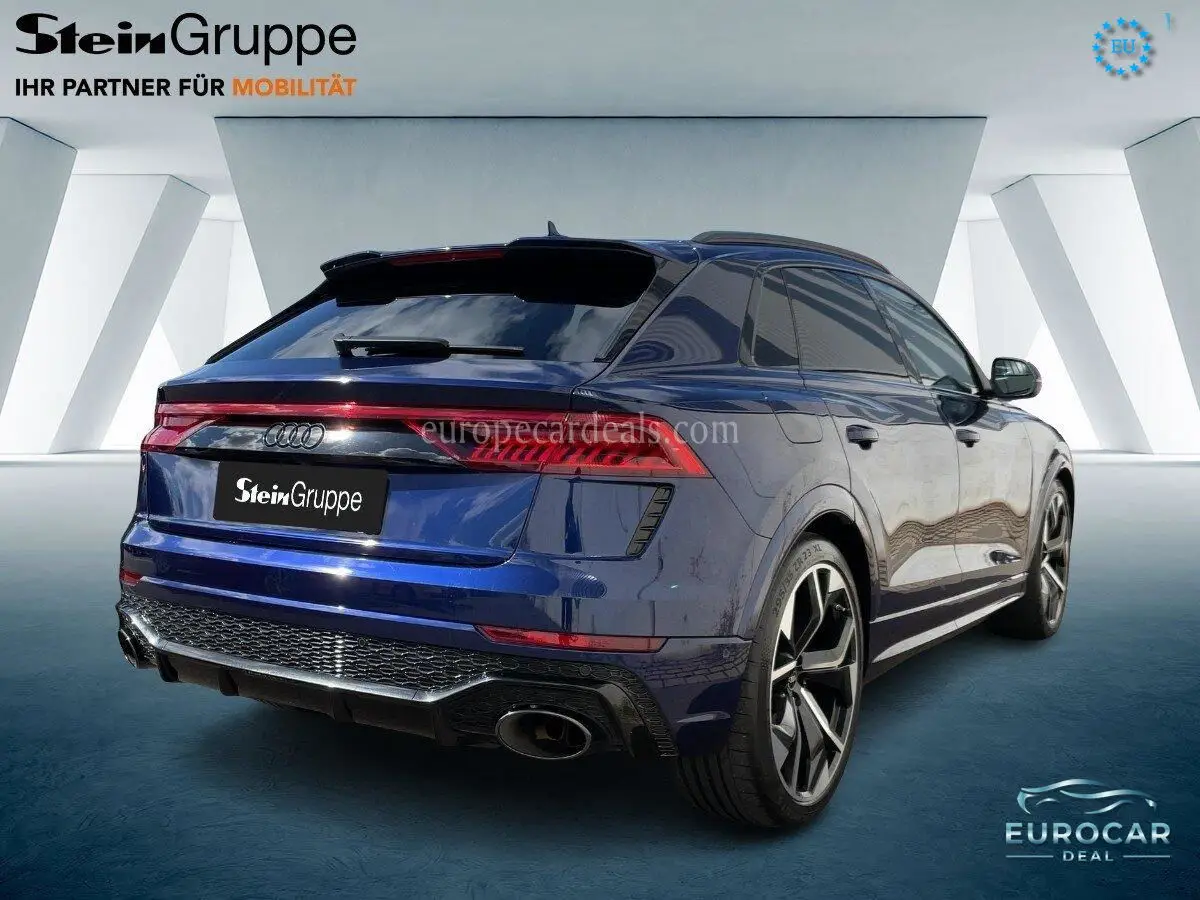 Audi RSQ8
