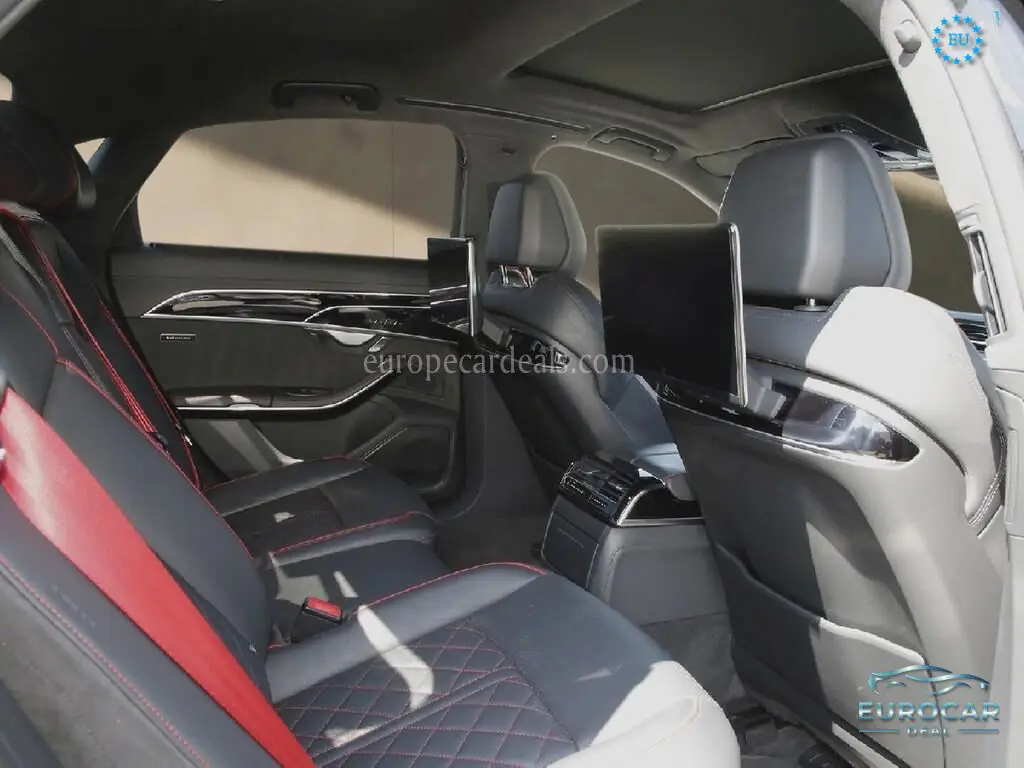 Audi S8