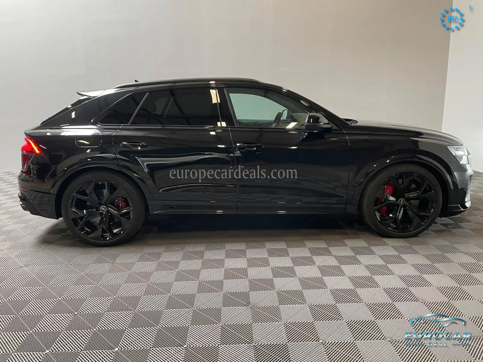 Audi RSQ8