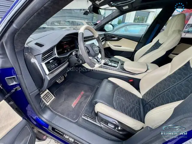 Audi RSQ8