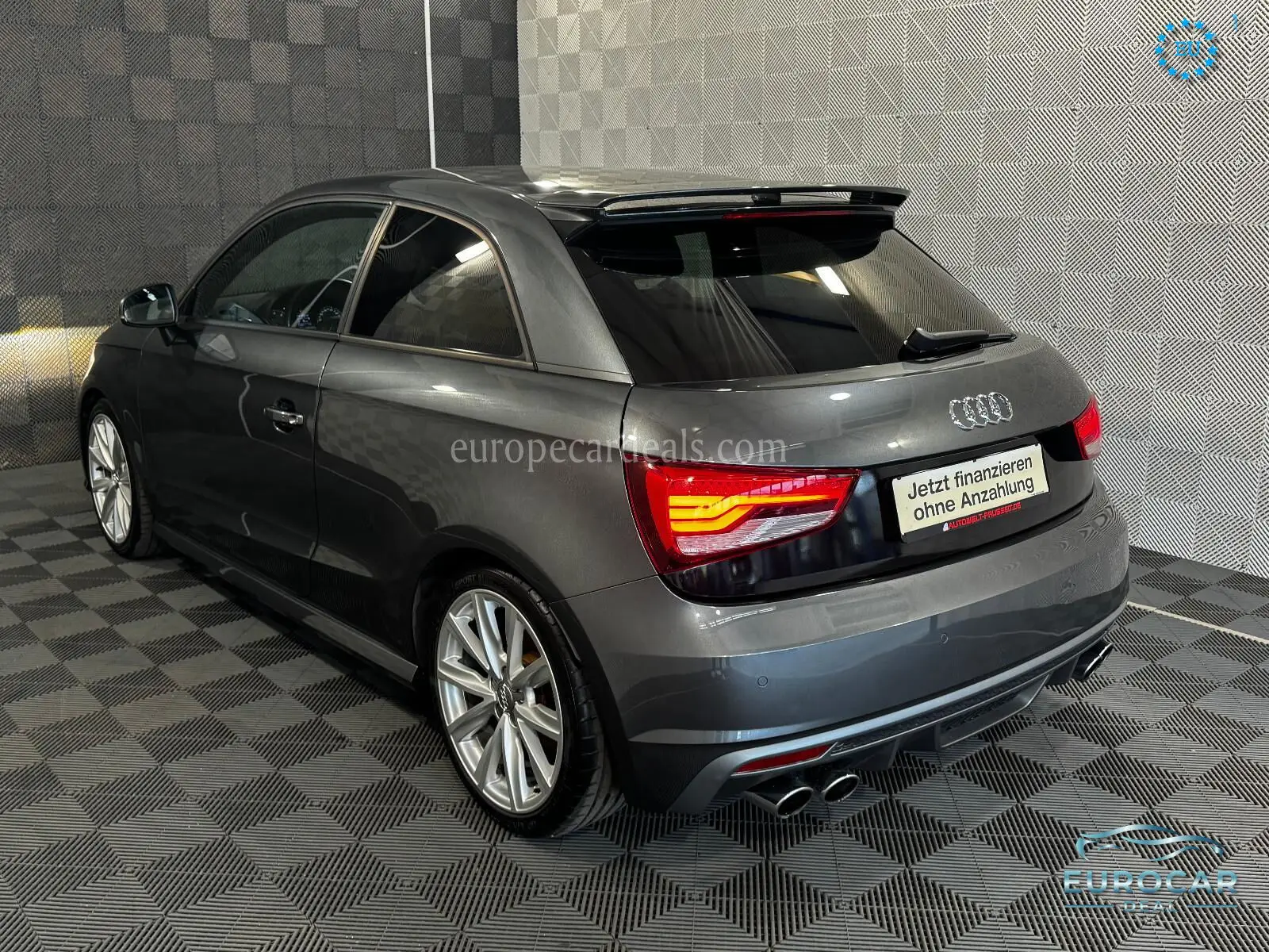 Audi S1