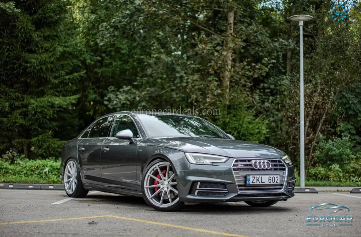 Audi S4