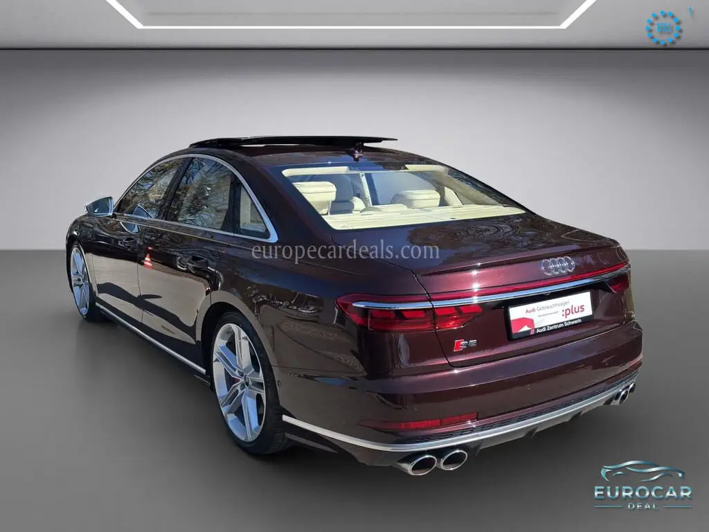 Audi S8