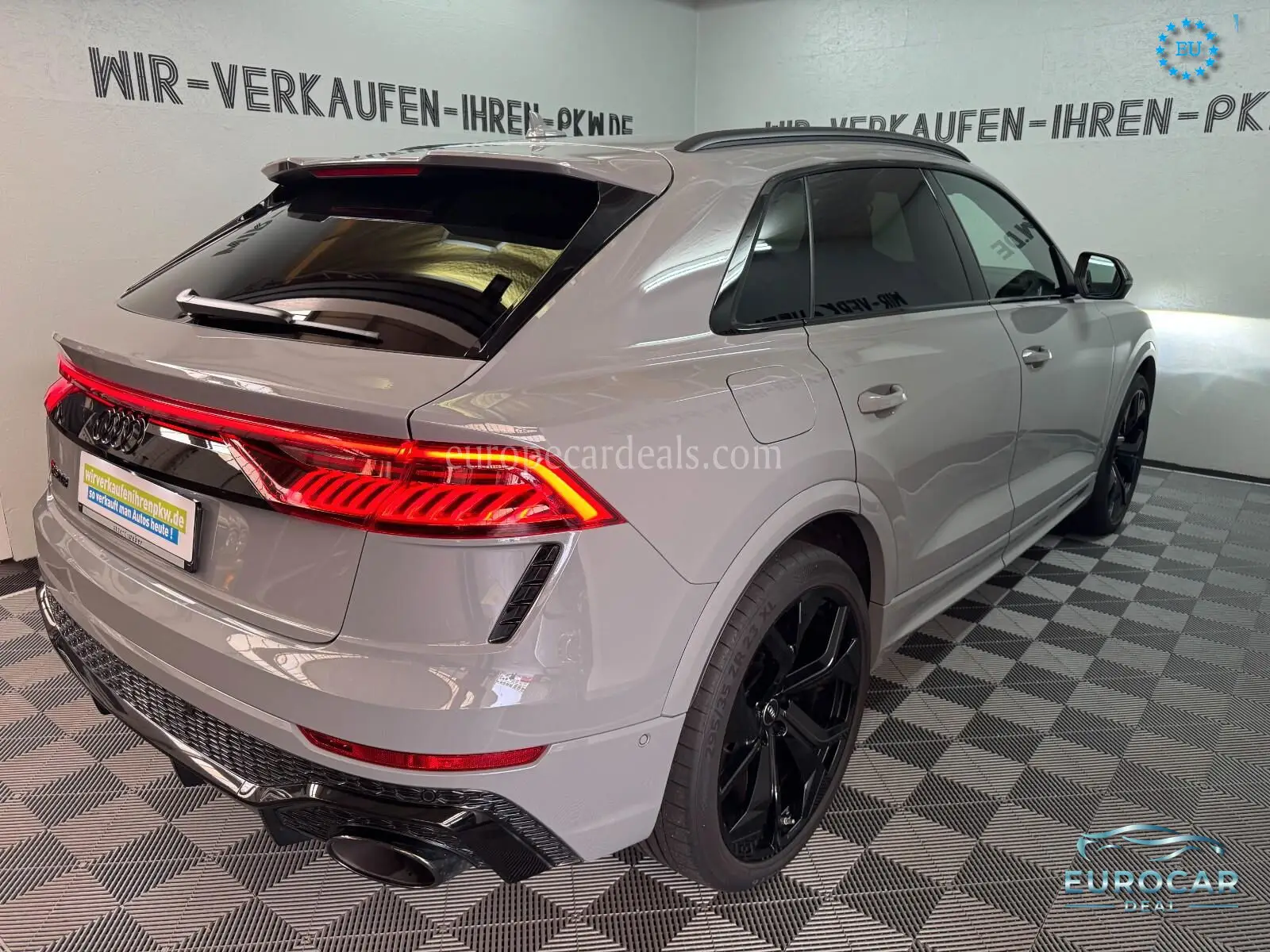 Audi RSQ8
