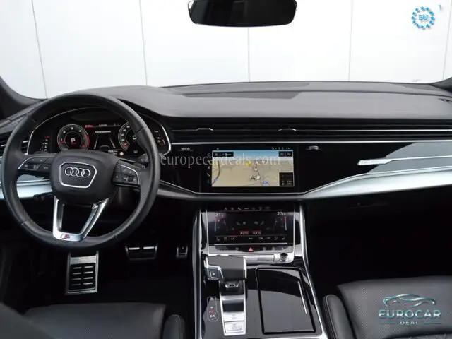 Audi Q8
