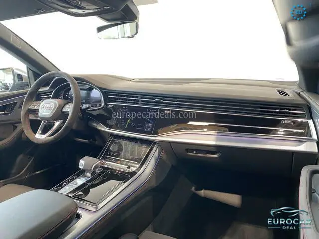 Audi RSQ8