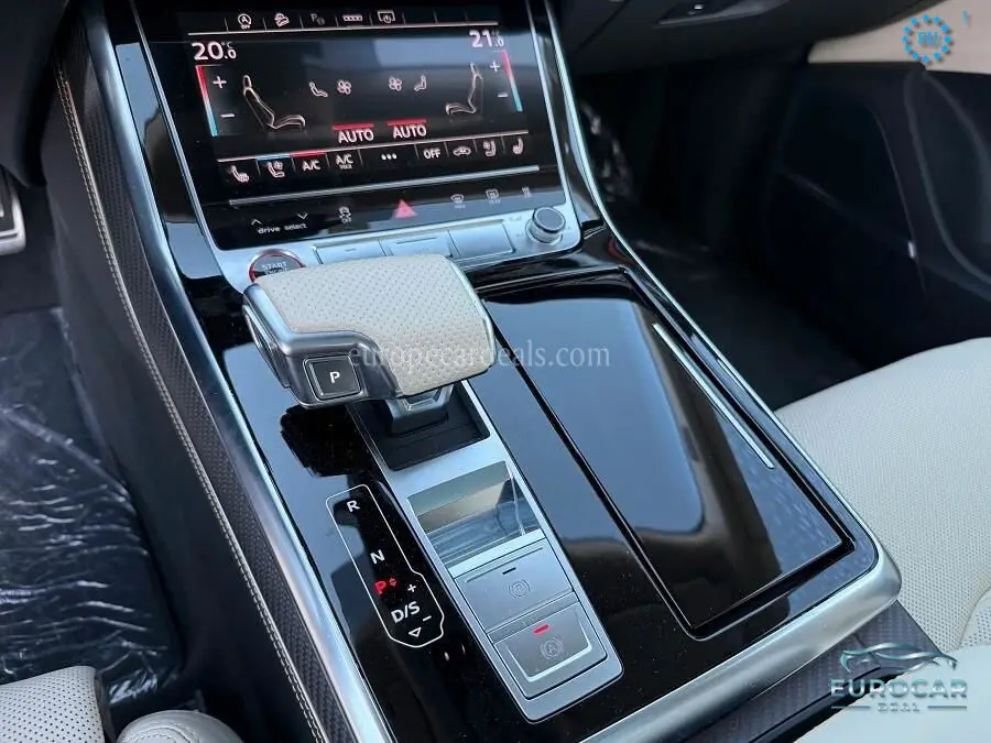 Audi RSQ8