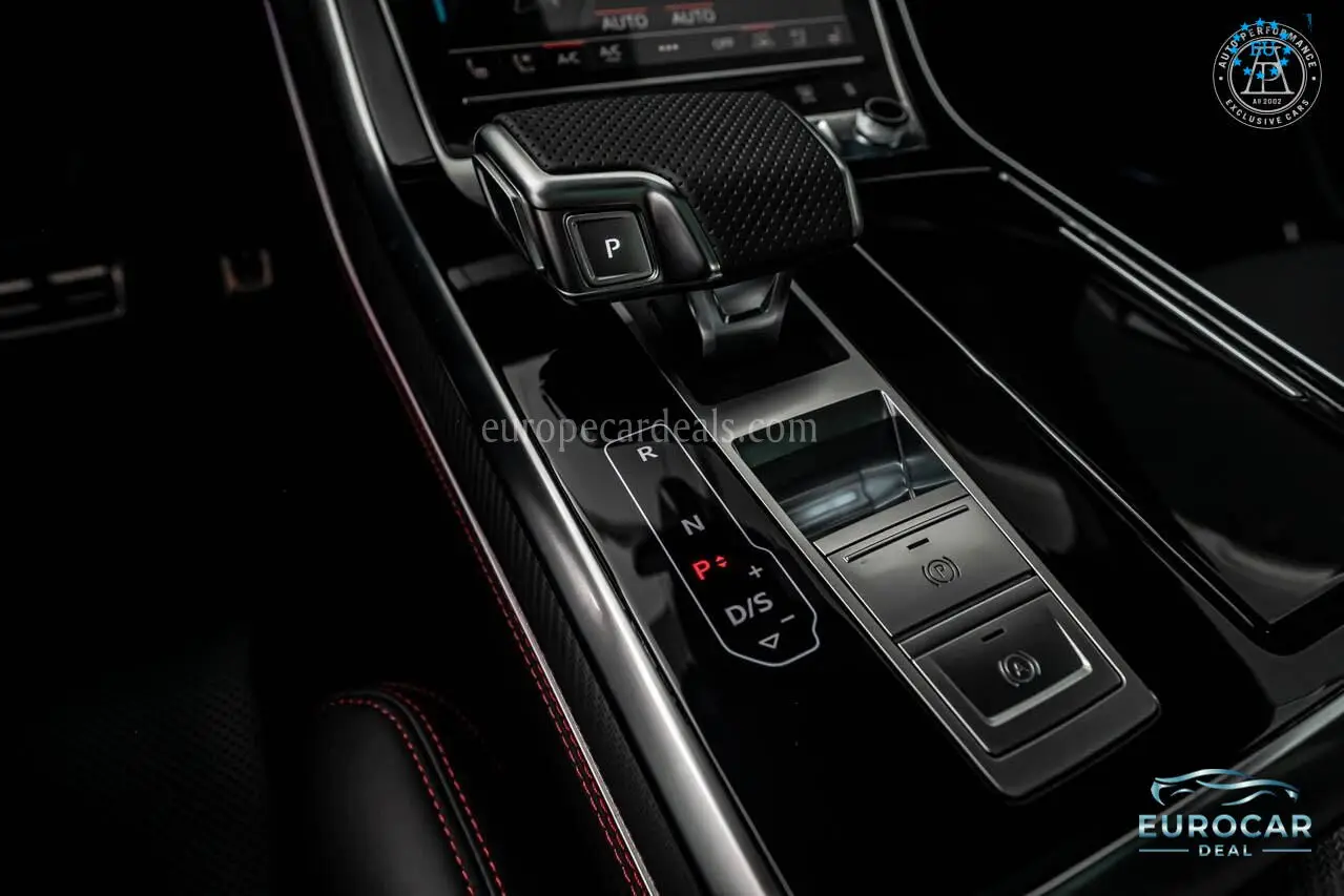 Audi RSQ8