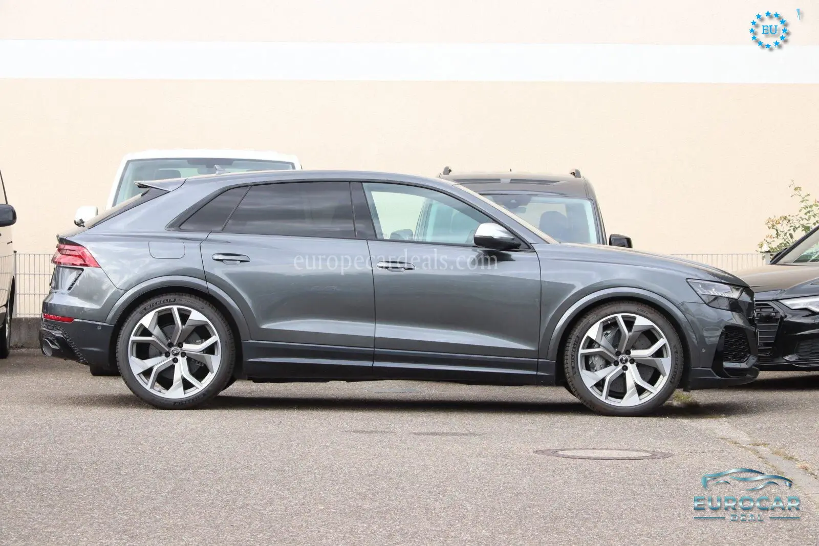 Audi RSQ8