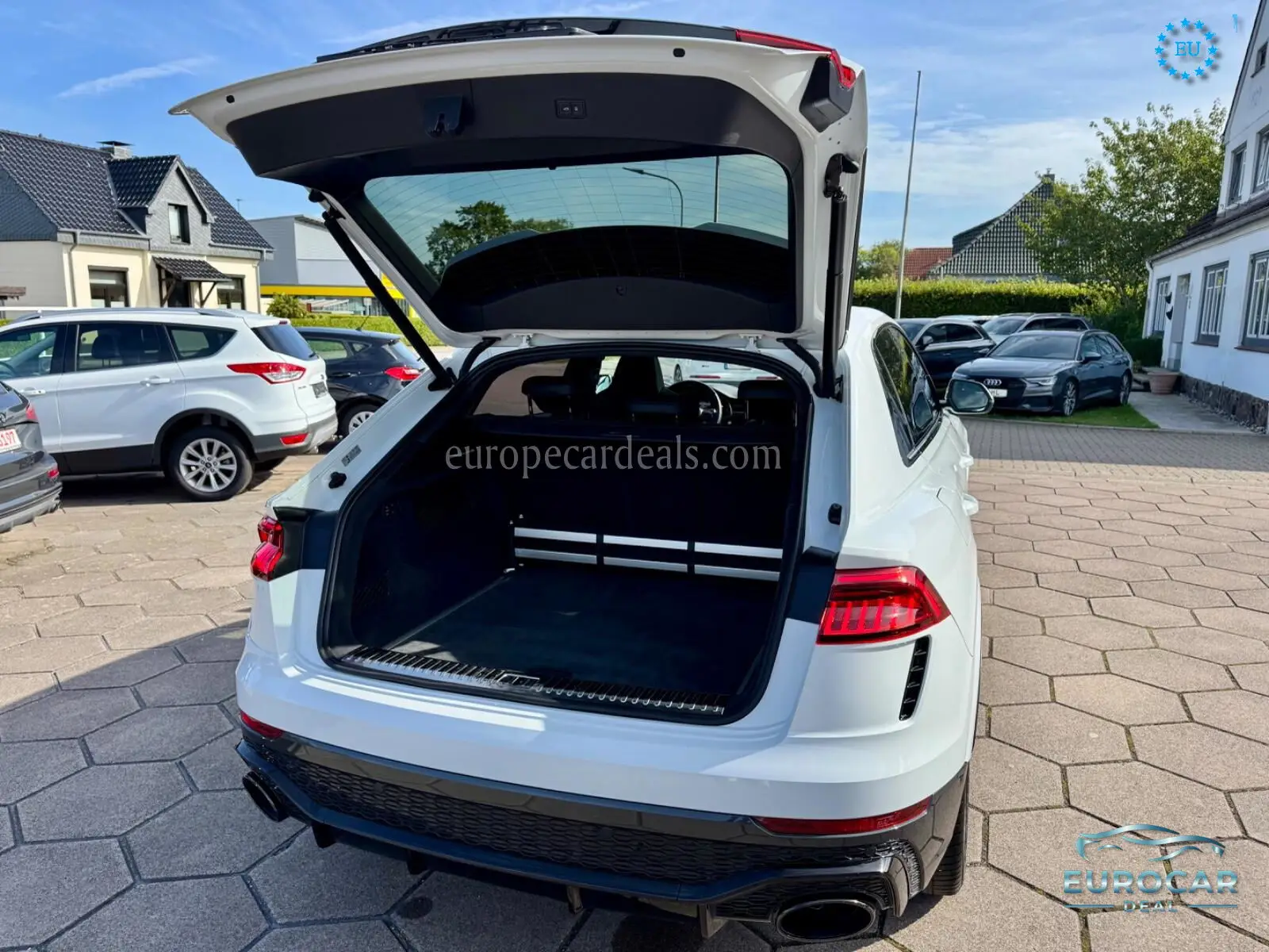 Audi RSQ8