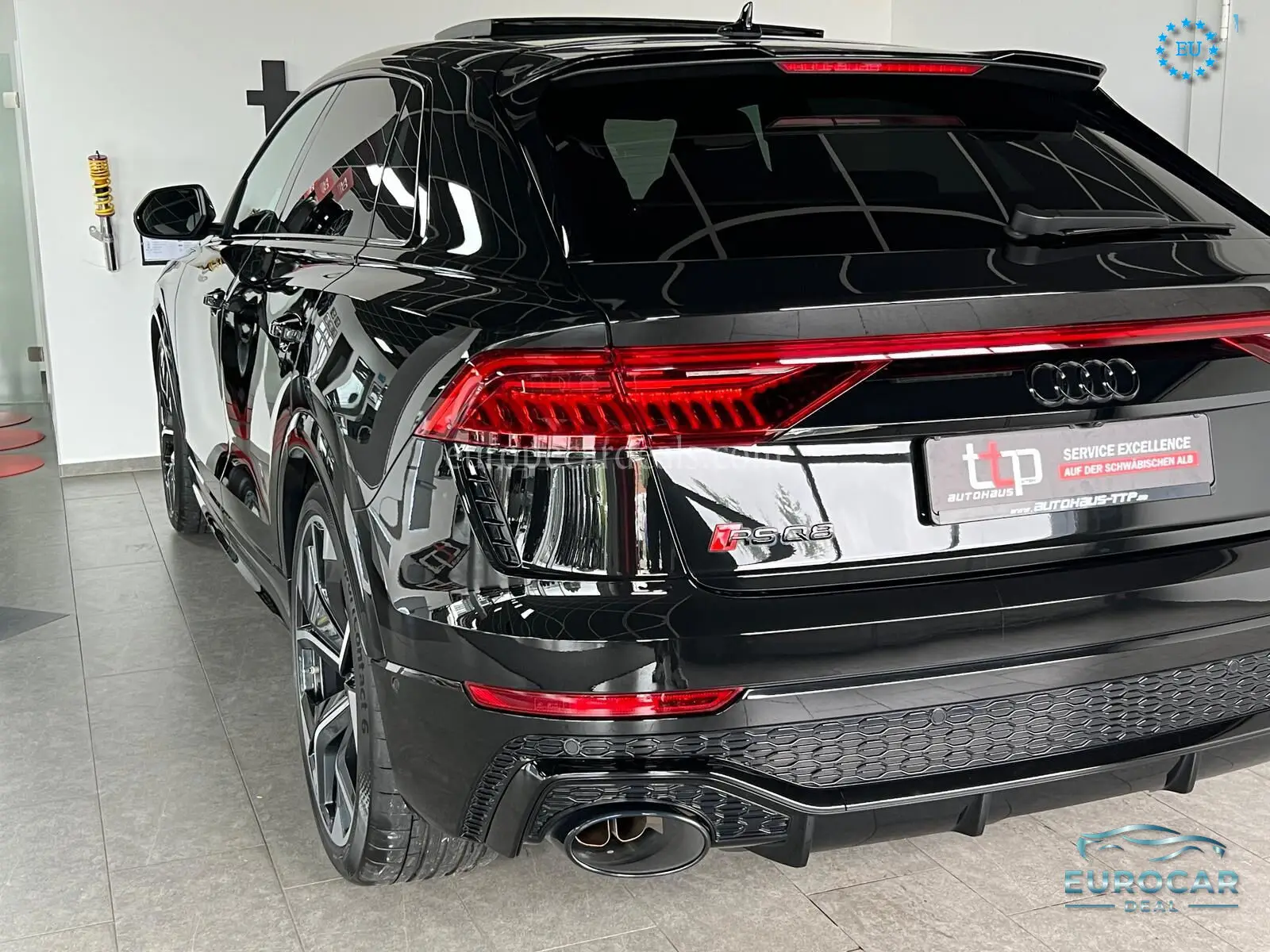 Audi RSQ8