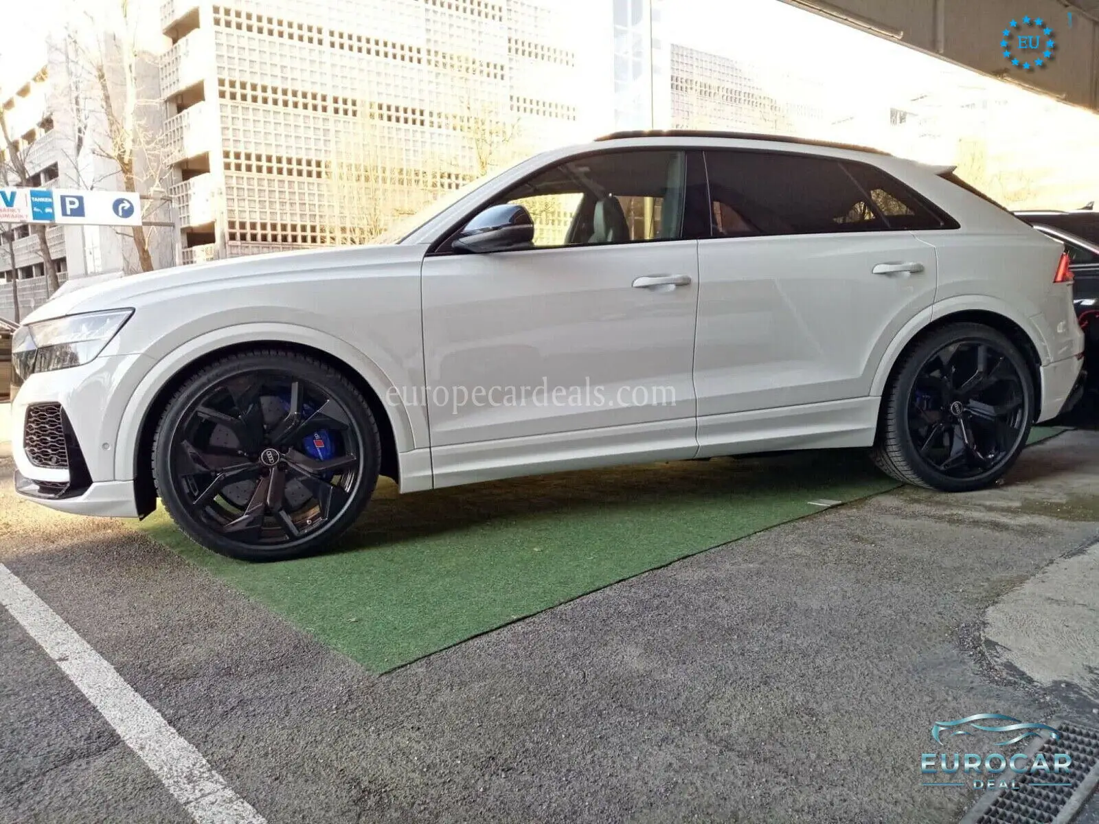 Audi RSQ8