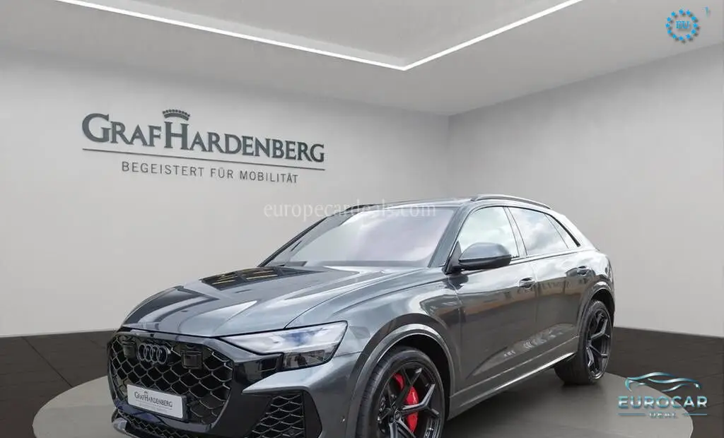 Audi RSQ8