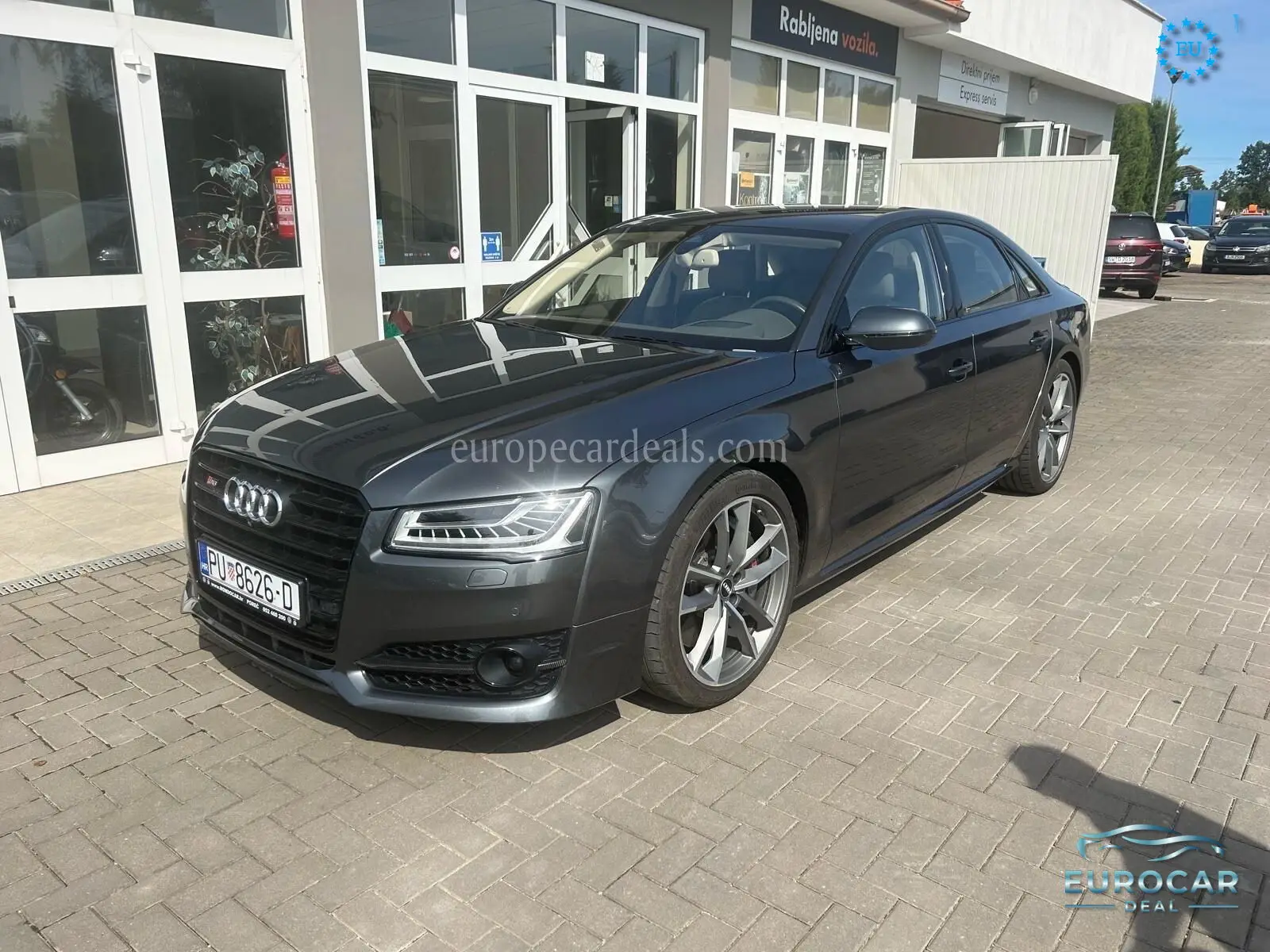 Audi S8