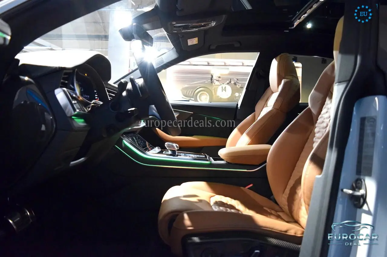 Audi RSQ8