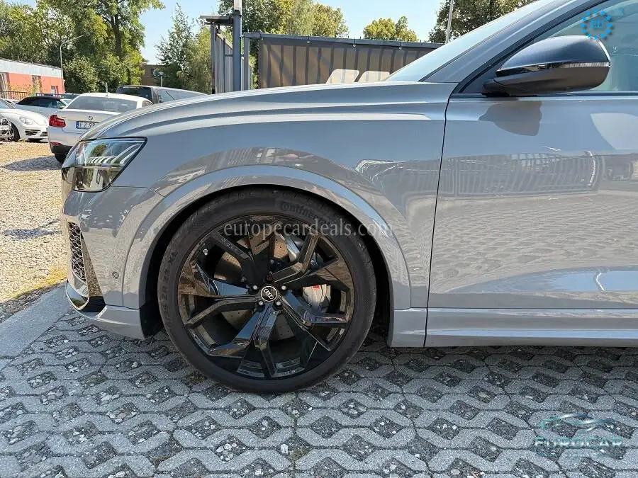 Audi RSQ8