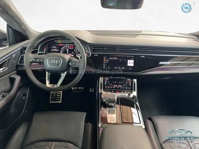 Audi RSQ8