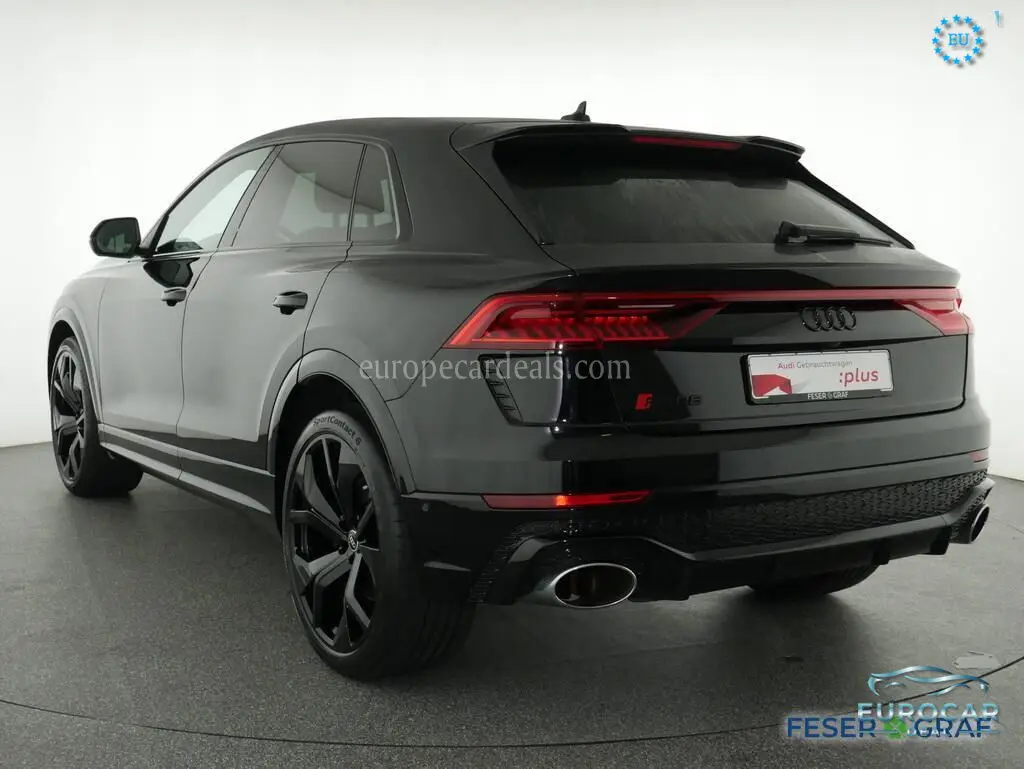 Audi RSQ8